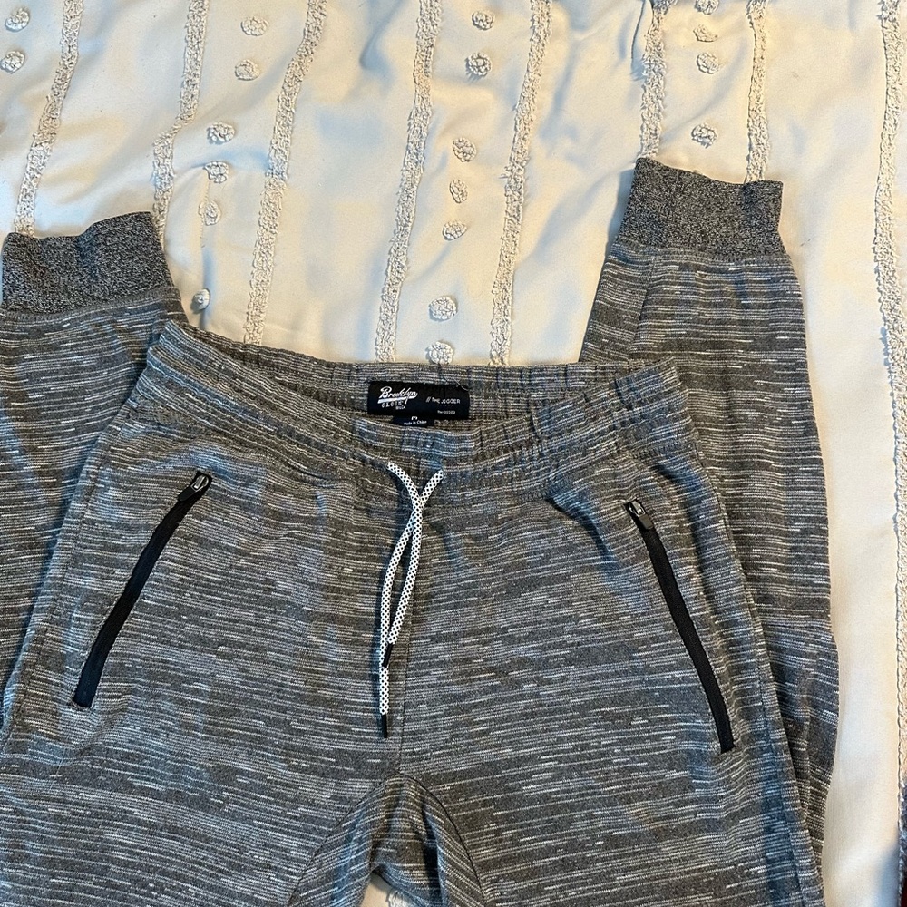 Men’s Brooklyn Cloth Gray Jogger Pants Sz Medium